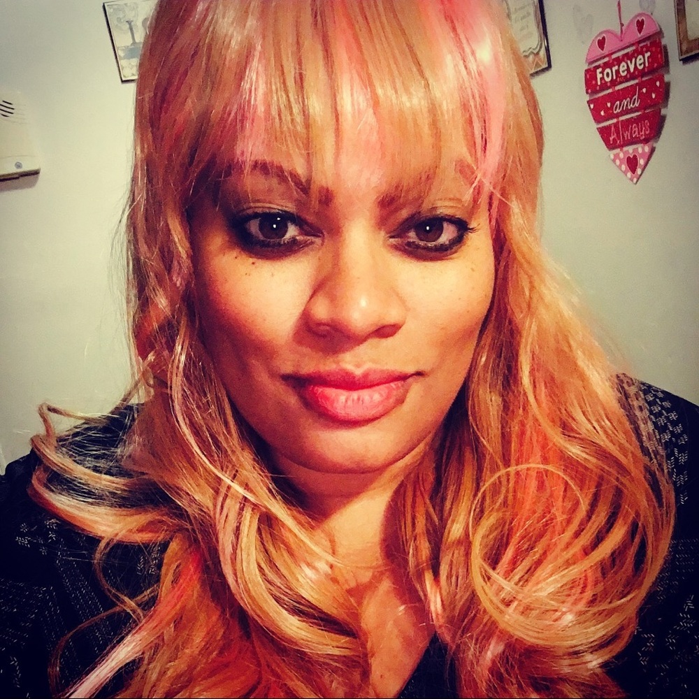 Rose Gold Wig - Picture 4 of 5